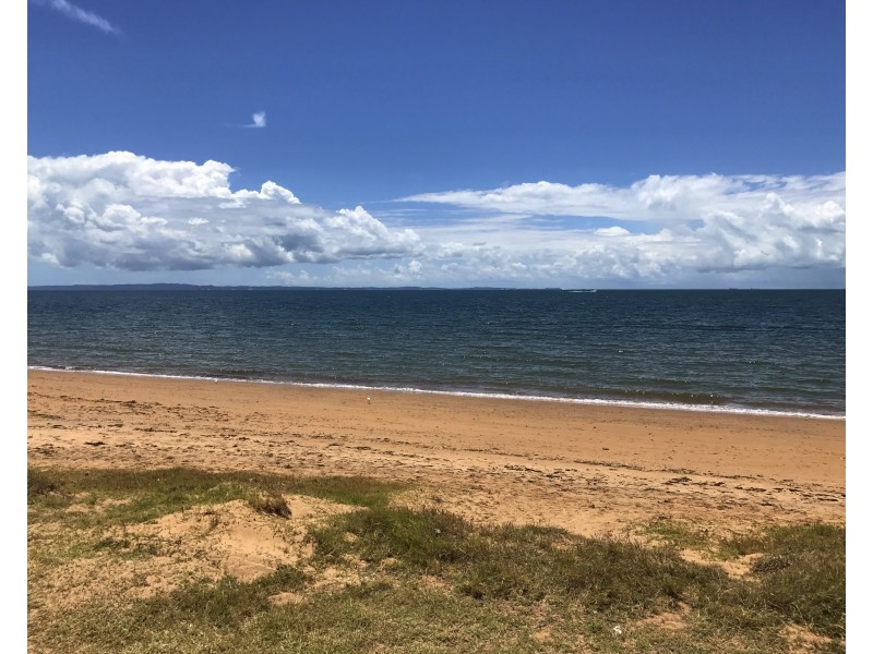 30 Queen St, Scarborough QLD 4020