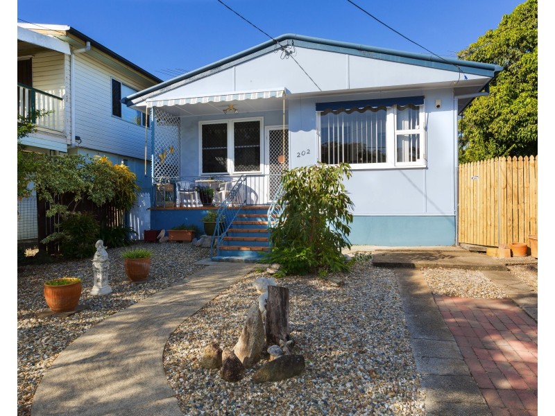 202 Scarborough Rd, Scarborough QLD 4020