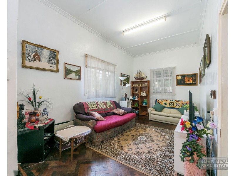 4 Louis St, Redcliffe QLD 4020