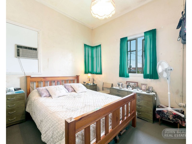 4 Louis St, Redcliffe QLD 4020