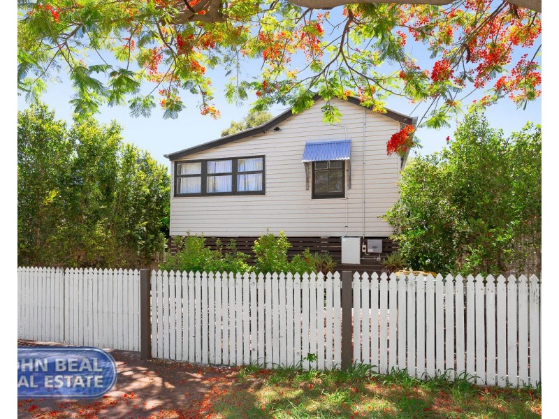 33 McAneny Street, Redcliffe QLD 4020