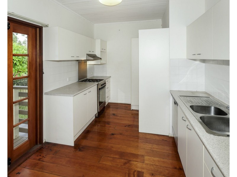 33 McAneny Street, Redcliffe QLD 4020