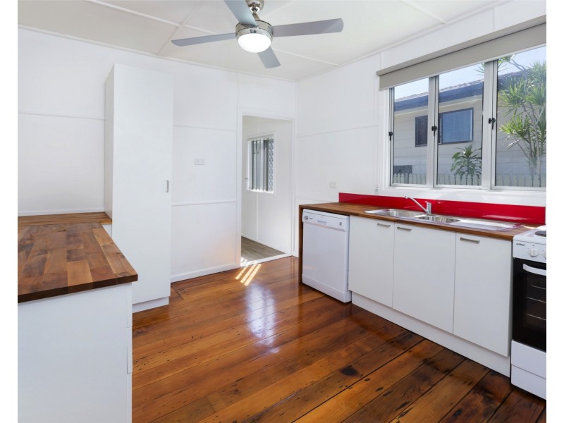 9 Mcaneny St, Redcliffe QLD 4020