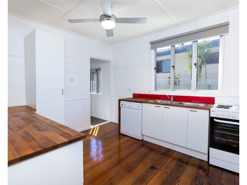 9 Mcaneny St, Redcliffe QLD 4020