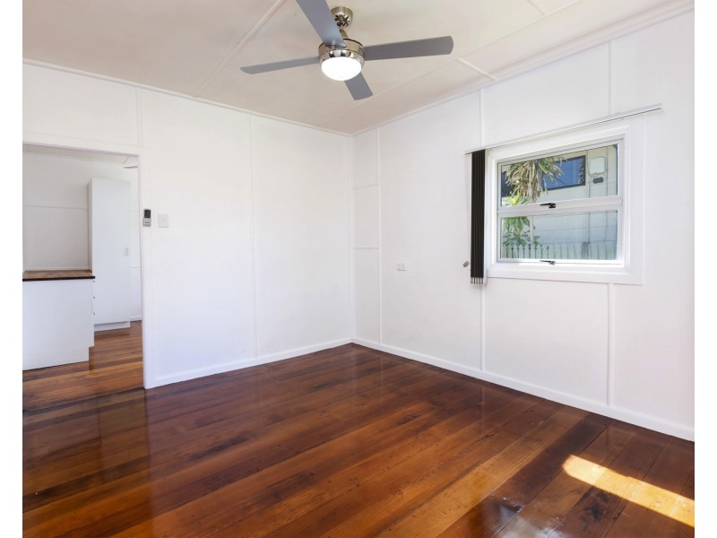 9 Mcaneny St, Redcliffe QLD 4020