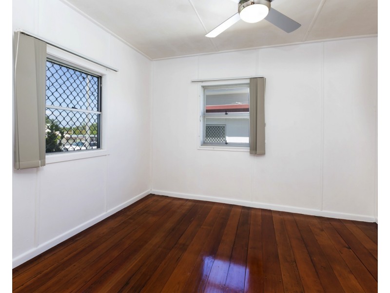 9 Mcaneny St, Redcliffe QLD 4020