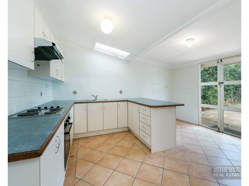 33 James St, Scarborough QLD 4020