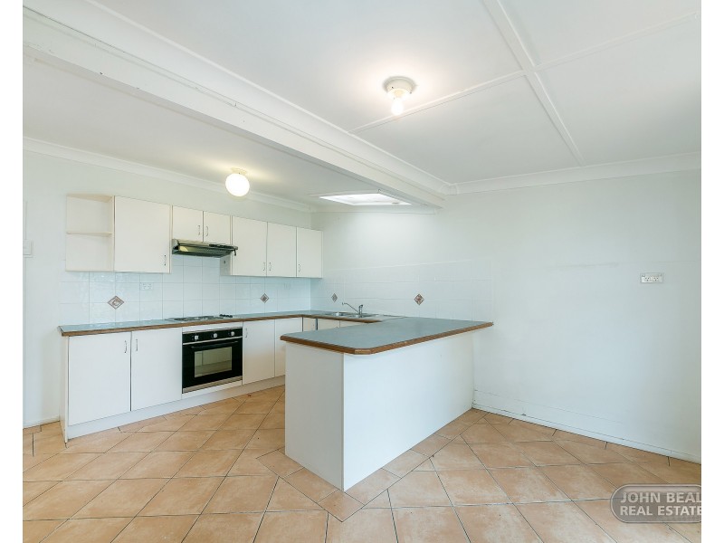 33 James St, Scarborough QLD 4020