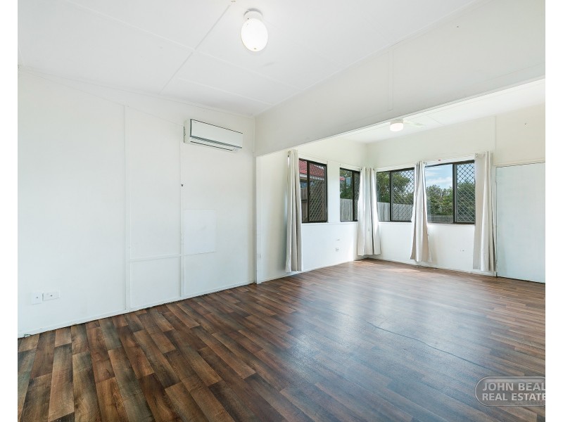 33 James St, Scarborough QLD 4020
