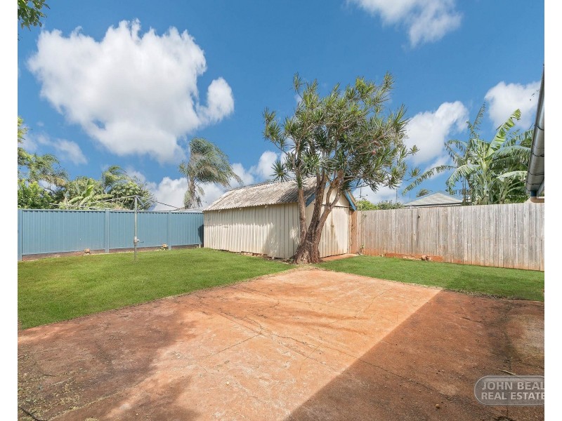 33 James St, Scarborough QLD 4020
