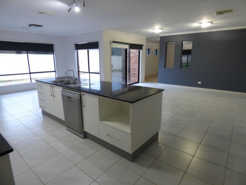 10 The Culdersac, Benalla VIC 3672