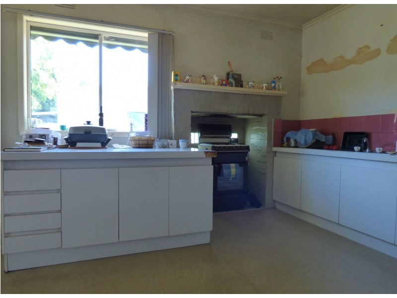 12 Lily Street, Violet Town VIC 3669