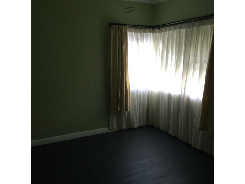 28 Shadforth Street St, Benalla VIC 3672