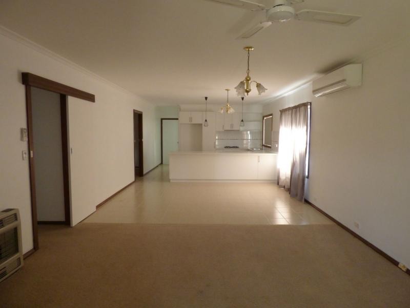 2/8A Riverview Road, Benalla VIC 3672