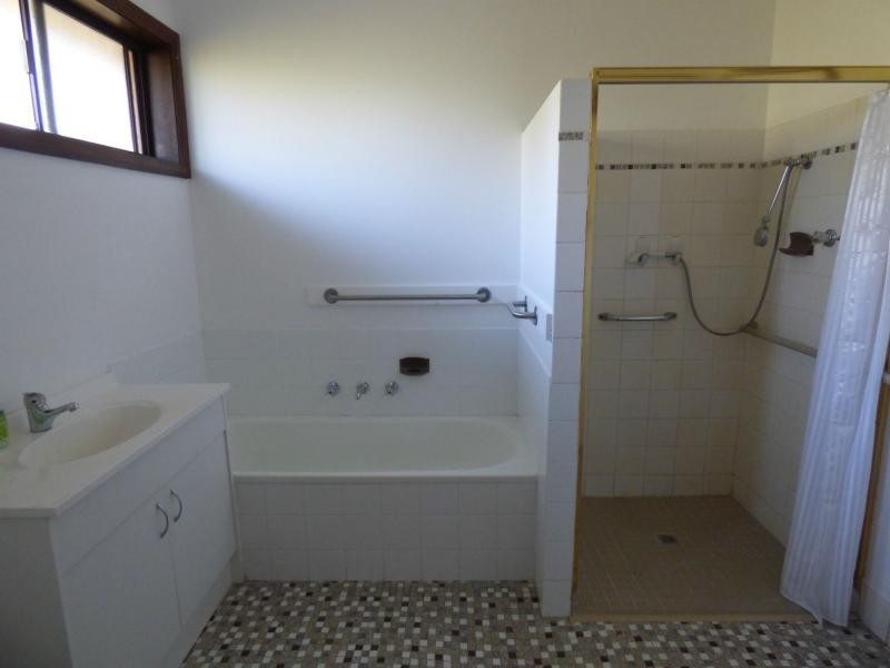 2/8A Riverview Road, Benalla VIC 3672