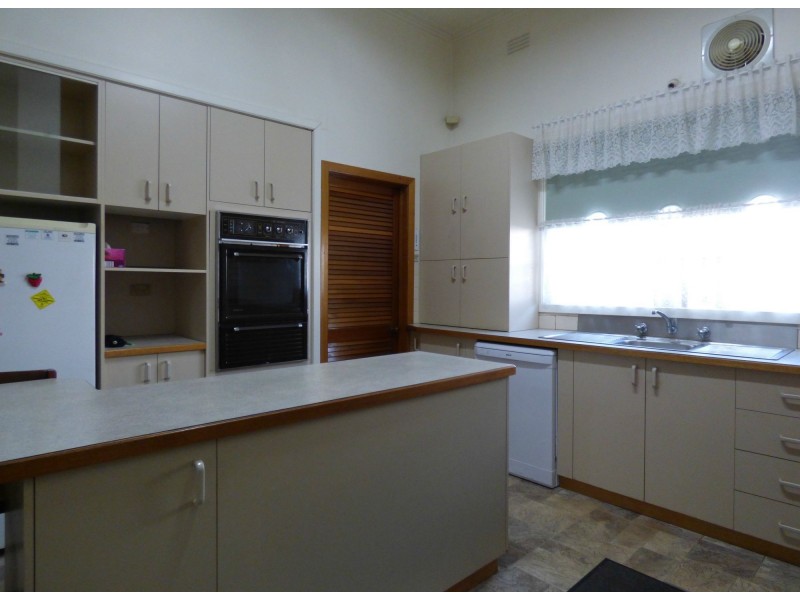 69 Salisbury Street, Benalla VIC 3672