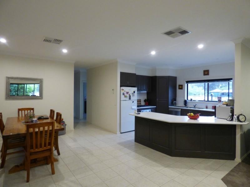 11 Robinson Court, Benalla VIC 3672