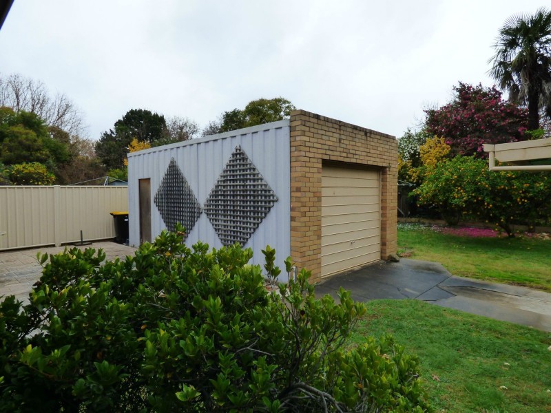 11 Hairs Crescent, Benalla VIC 3672