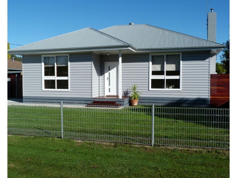 10 Tomkins Parade, Benalla VIC 3672