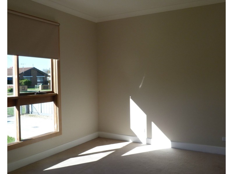 10 Tomkins Parade, Benalla VIC 3672