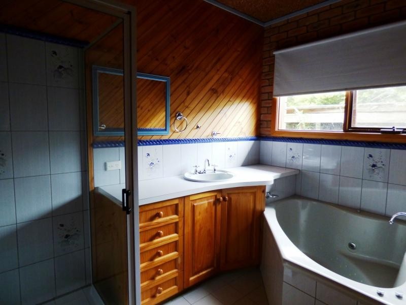 24 McConnan Street, Benalla VIC 3672