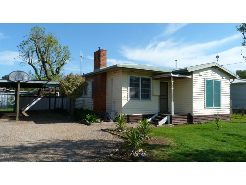 39 Cook Street, Benalla VIC 3672