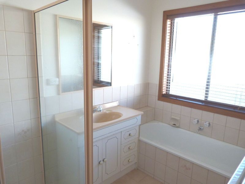 2/10 Ledger Court, Benalla VIC 3672