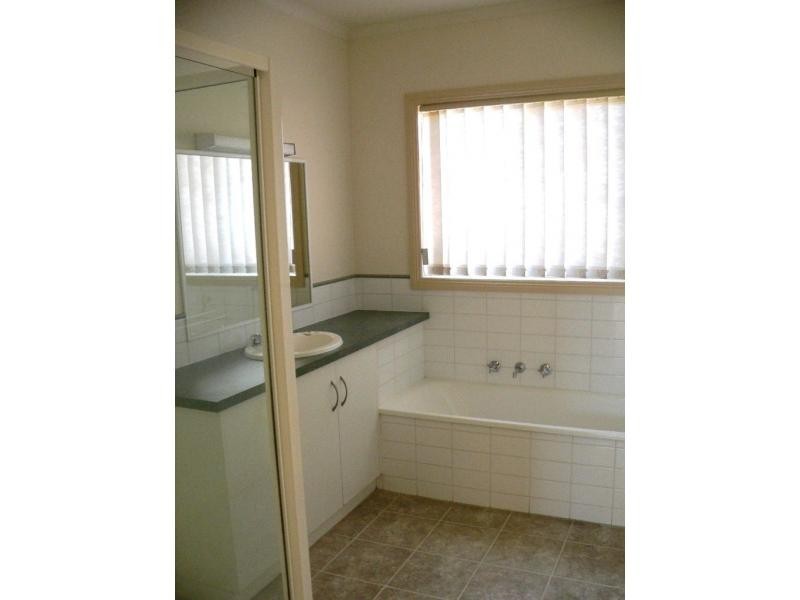 Unit 3/17 Witt Street, Benalla VIC 3672