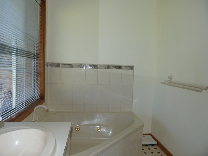 38 Barrs Lane, Benalla VIC 3672