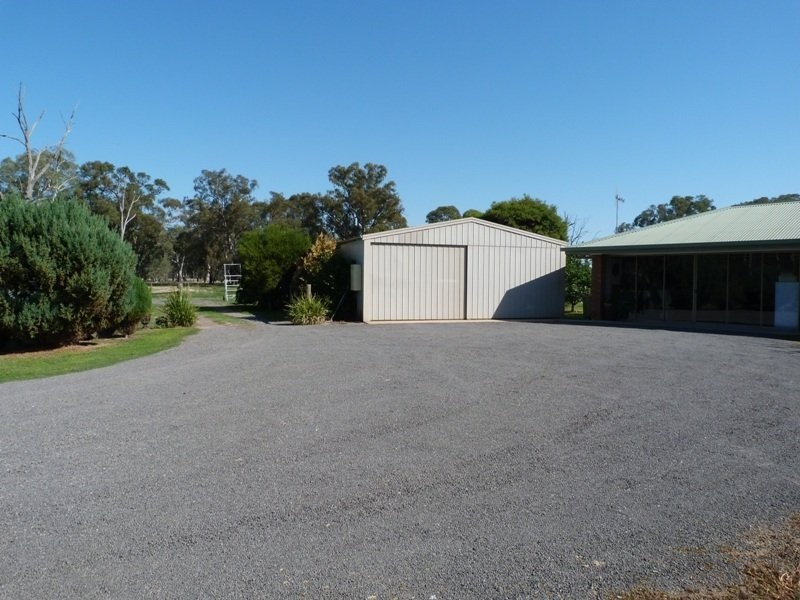 38 Barrs Lane, Benalla VIC 3672