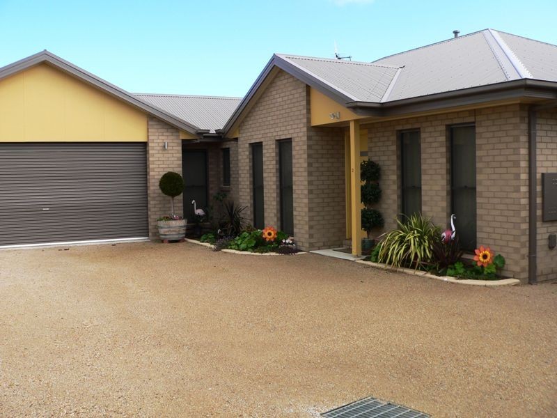 2/16 Wattletree Grove, Benalla VIC 3672