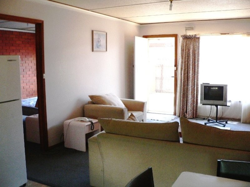 Unit 3/5 Helms Court, Benalla VIC 3672