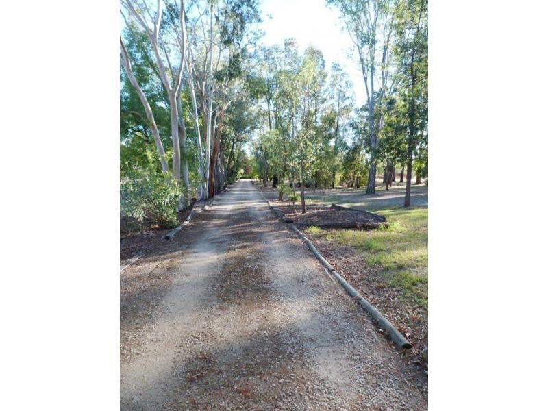 13 Goulding Close, Benalla VIC 3672