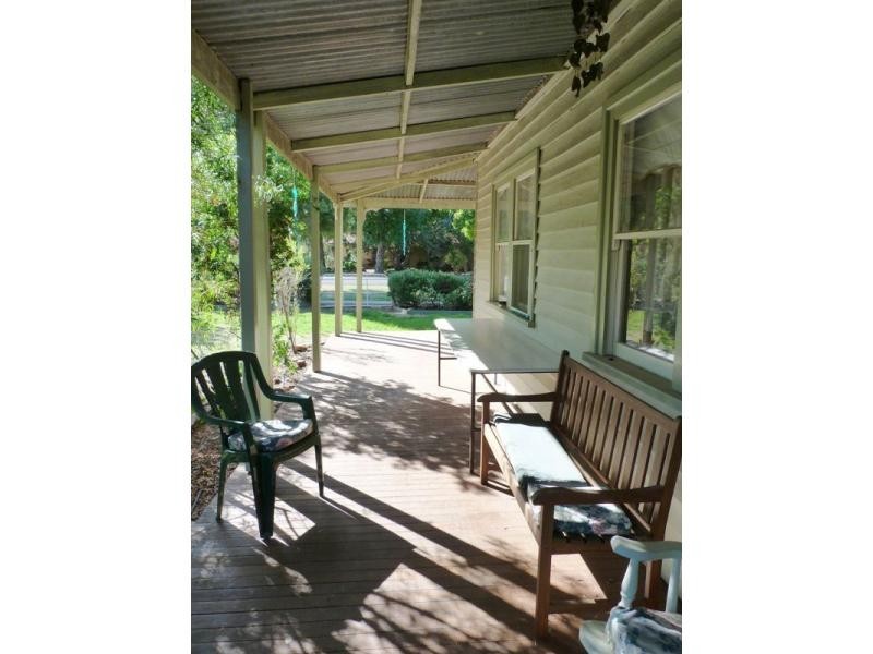 2 Hyacinth Street, Violet Town VIC 3669