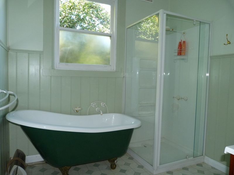 2 Hyacinth Street, Violet Town VIC 3669