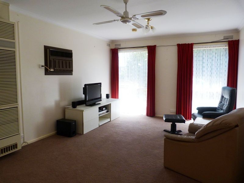 11 Oak Avenue, Benalla VIC 3672