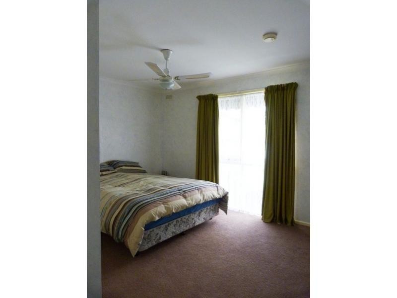 11 Oak Avenue, Benalla VIC 3672