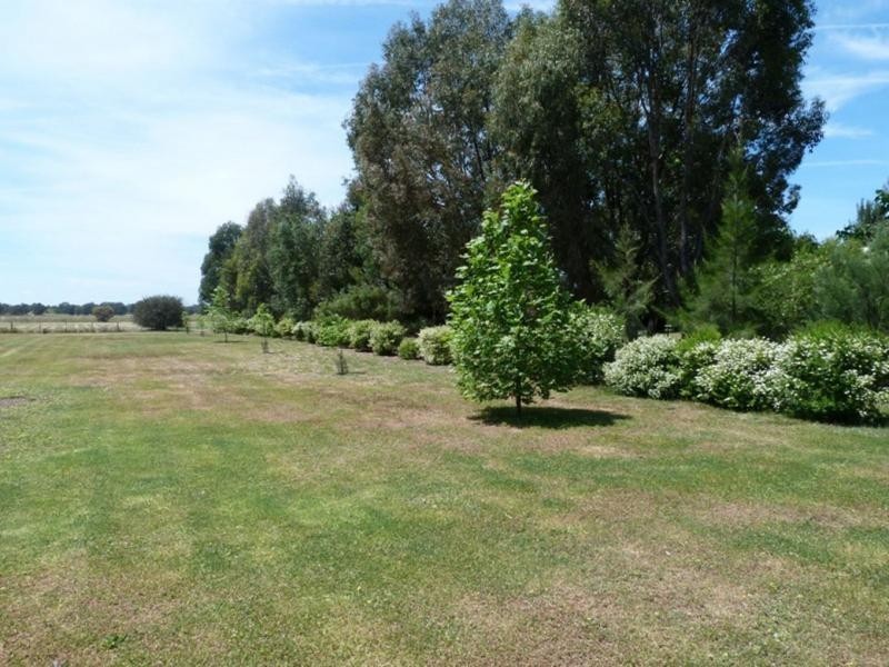 68 Willis Little Drive, Benalla VIC 3672