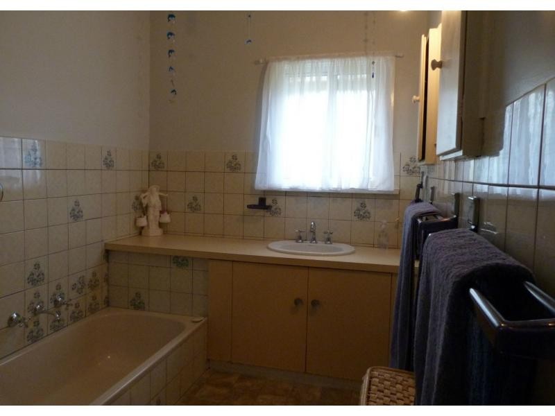 10 Charles Street, Benalla VIC 3672