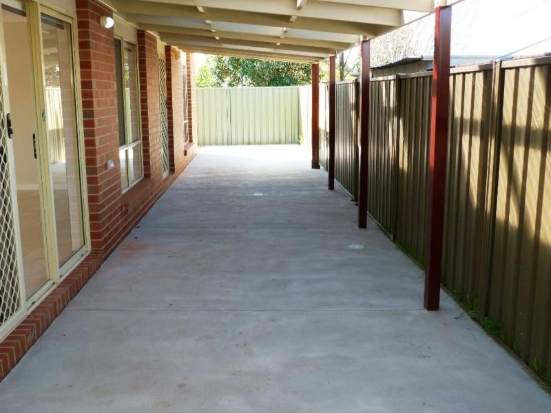 Unit 3/2 Meadows Avenue, Benalla VIC 3672