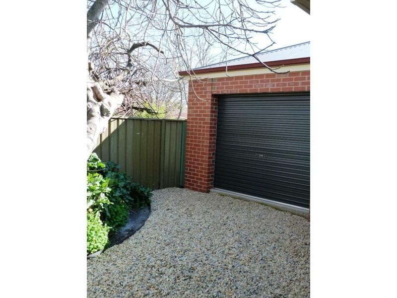 Unit 3/2 Meadows Avenue, Benalla VIC 3672