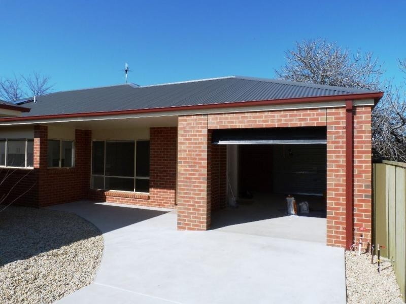 Unit 3/2 Meadows Avenue, Benalla VIC 3672