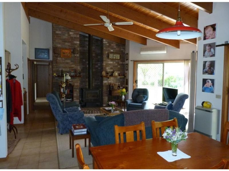 8 Noarana Drive, Benalla VIC 3672