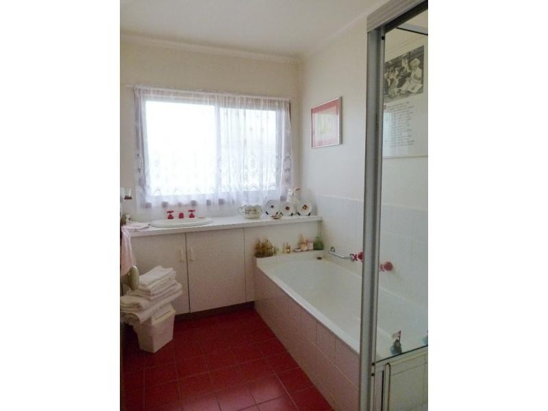 8 Noarana Drive, Benalla VIC 3672