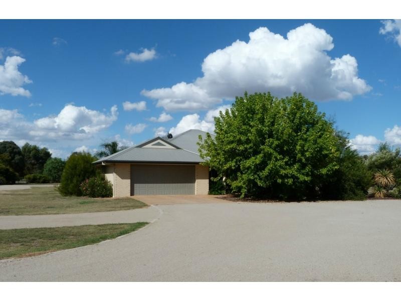 81 Willis Little Drive, Benalla VIC 3672