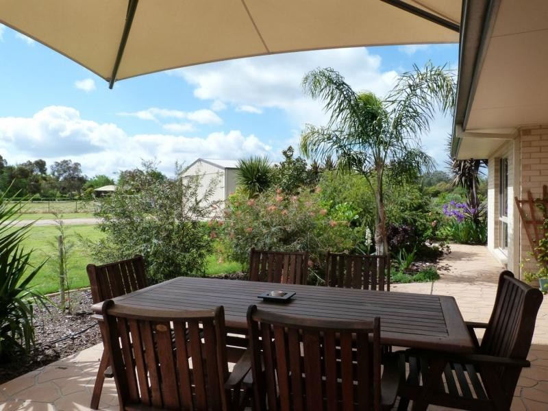 81 Willis Little Drive, Benalla VIC 3672