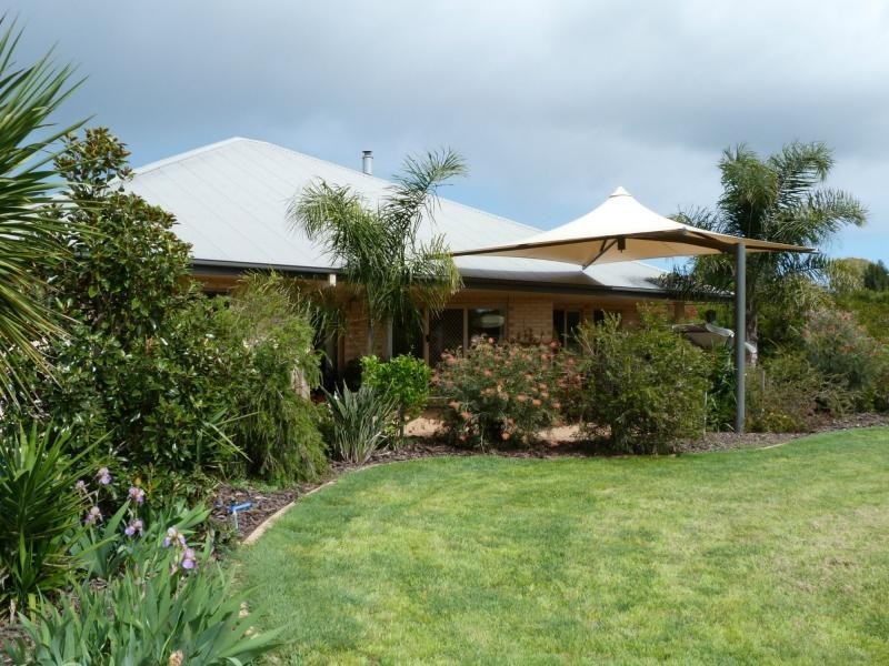 81 Willis Little Drive, Benalla VIC 3672