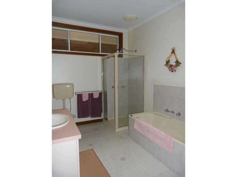 57 Kealy Road, Benalla VIC 3672