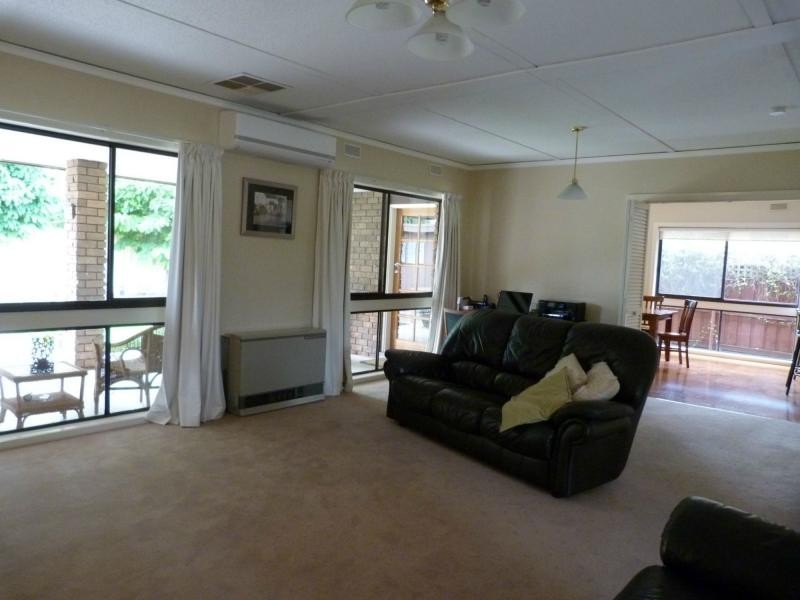 45 Monds Avenue, Benalla VIC 3672