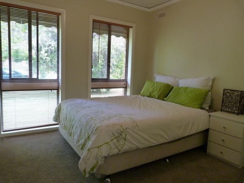 45 Monds Avenue, Benalla VIC 3672